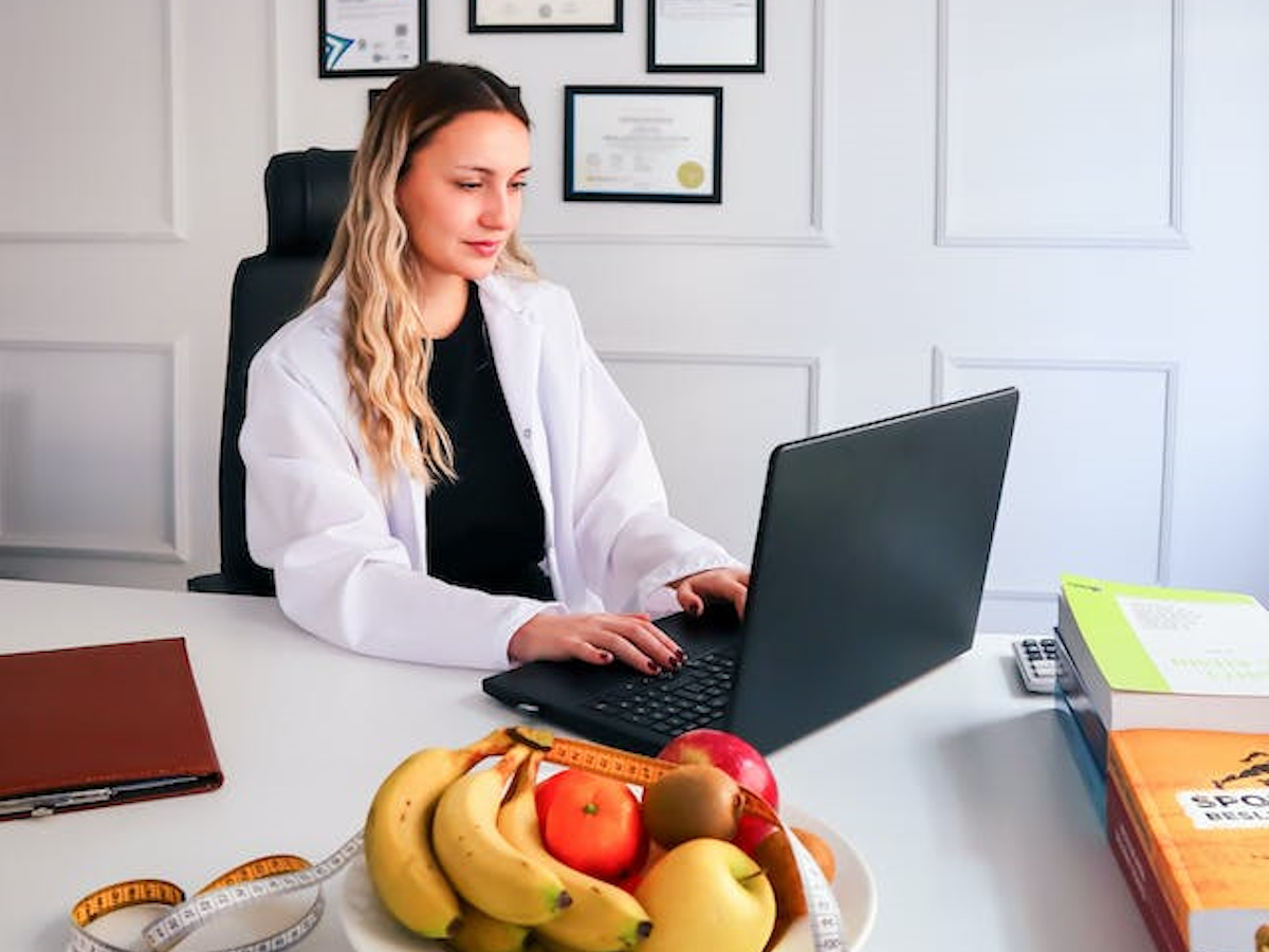 Effectiveness and Feasibility of Telehealth-Based Dietary Interventions Targeting Cardiovascular Disease Risk Factors: Systematic Review and Meta-Analysis