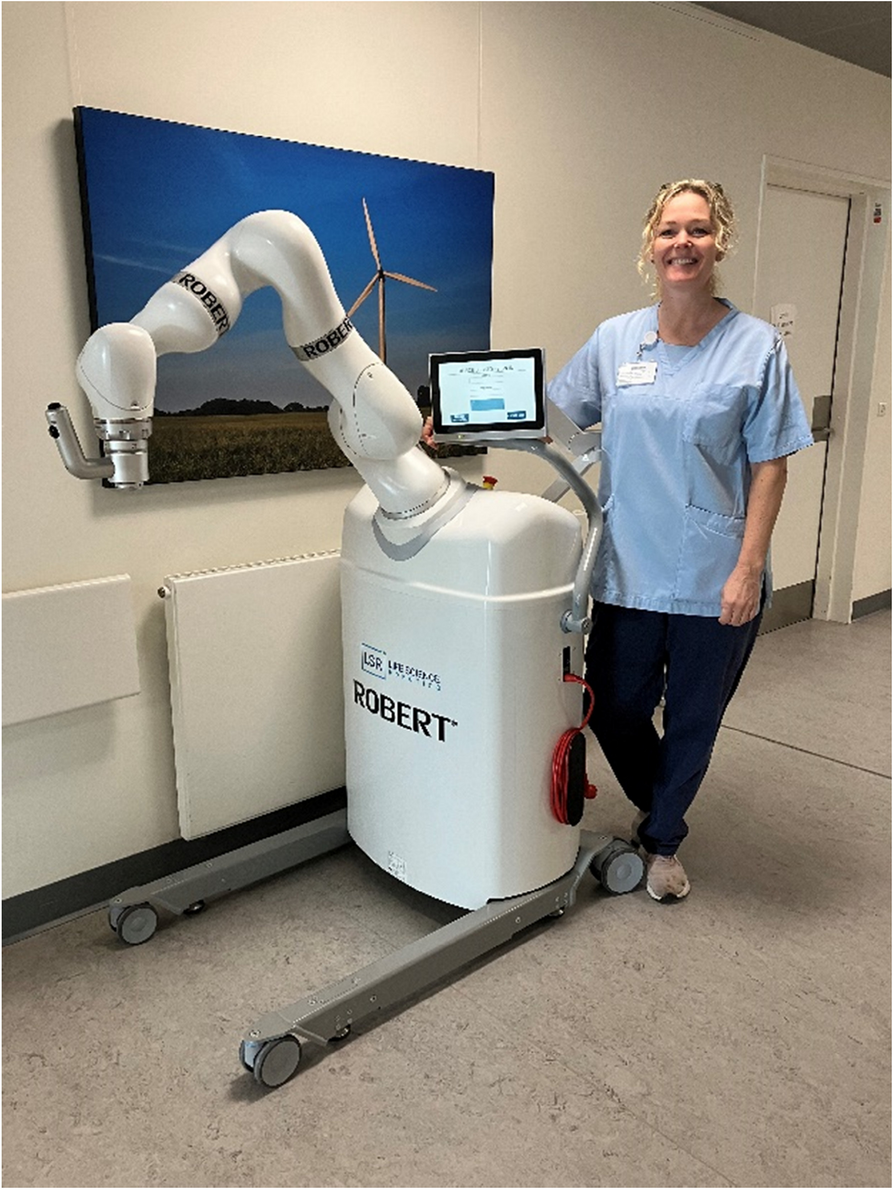 ROBot-assisted physical training of older patients during acUte hospitaliSaTion—study protocol for a randomised controlled trial (ROBUST)