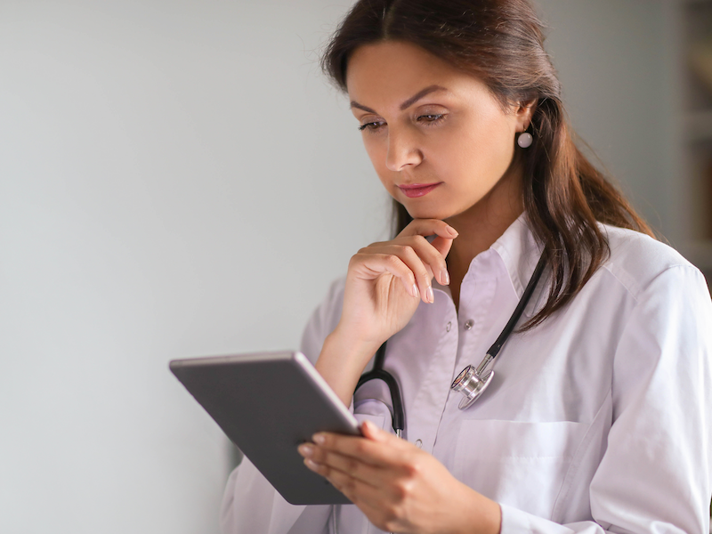 Comparison of the Real-World Reporting of Symptoms and Well-Being for the HER2-Directed Trastuzumab Biosimilar Ogivri With Registry Data for Herceptin in the Treatment of Breast Cancer: Prospective Observational Study (OGIPRO) of Electronic Patient-Reported Outcomes