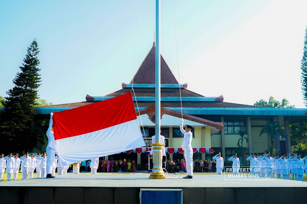 UNS Holds Flag Ceremony to Commemorate Indonesia’s 79th Independence Day