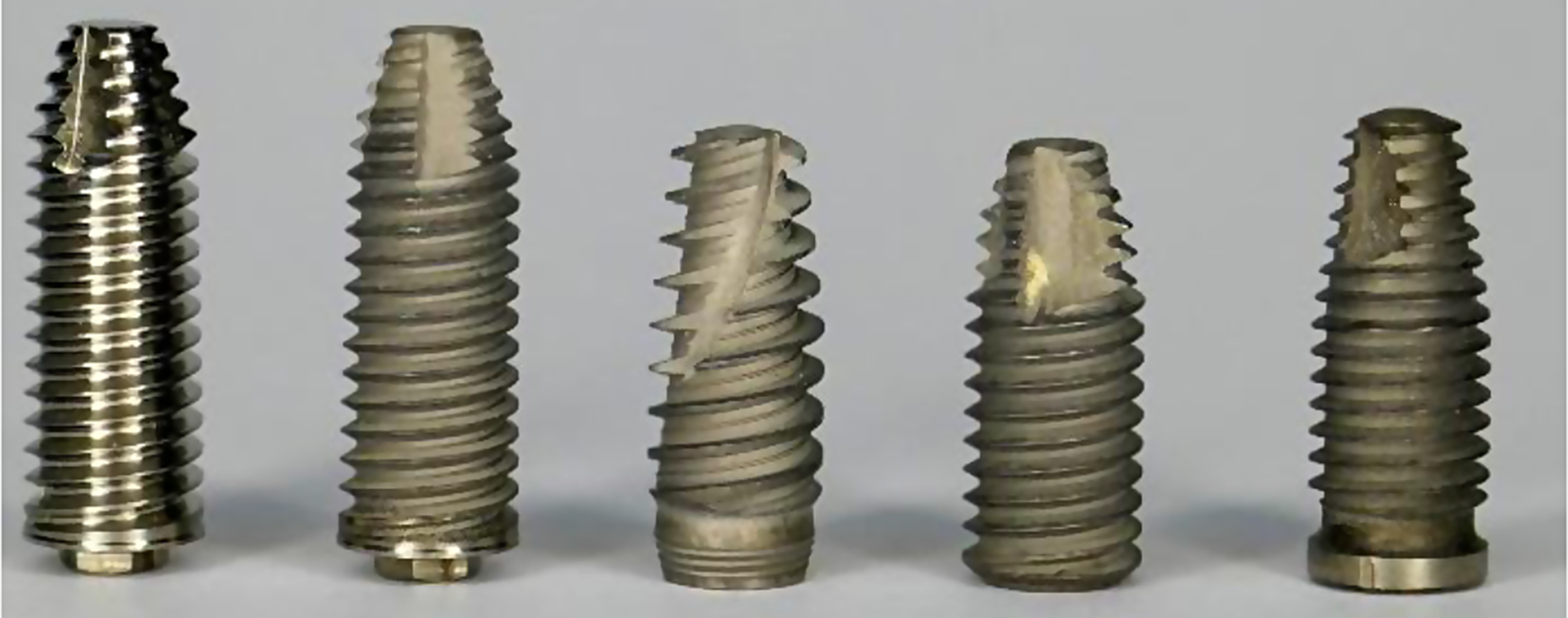 Measurement of bone deformation and insertion torque during dental implant installation