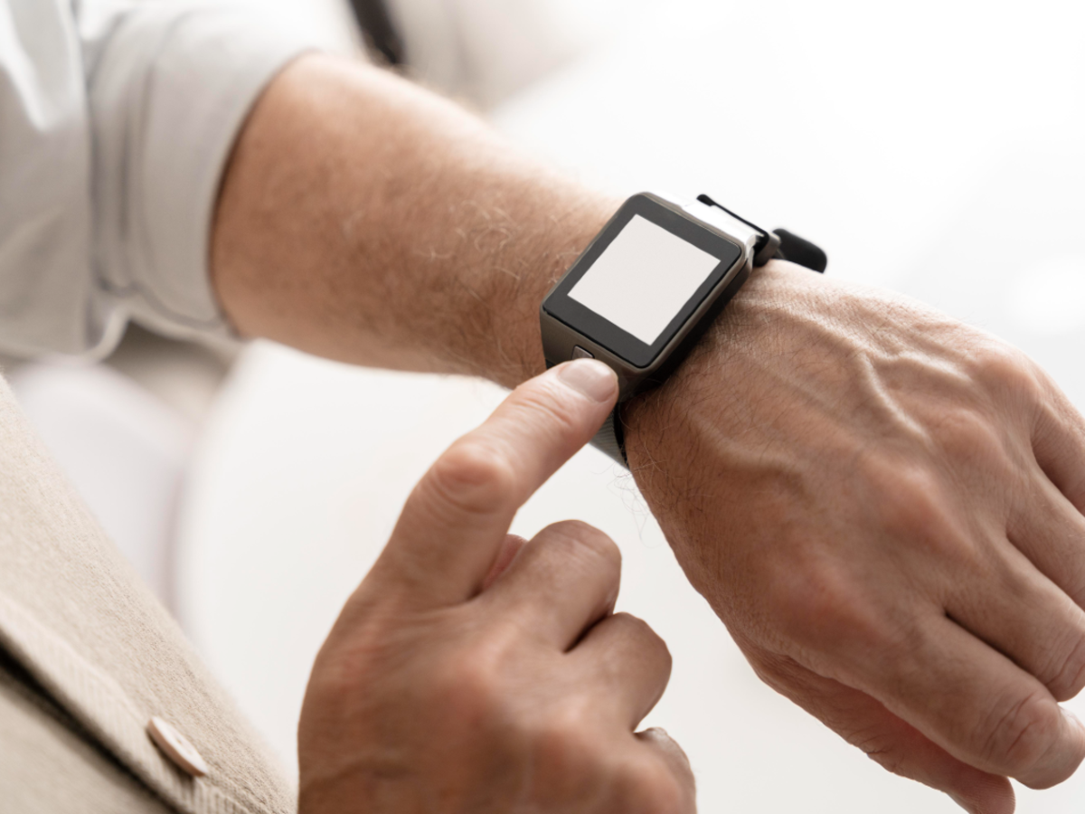 Associations Between Daily Symptoms and Pain Flares in Rheumatoid Arthritis: Case-Crossover mHealth Study